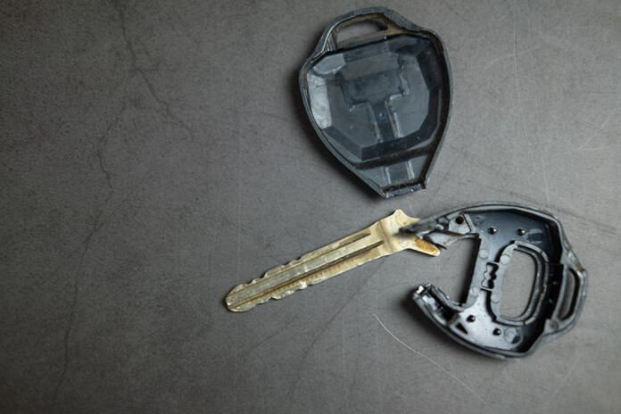 what to do if your car key breaks off in the ignition